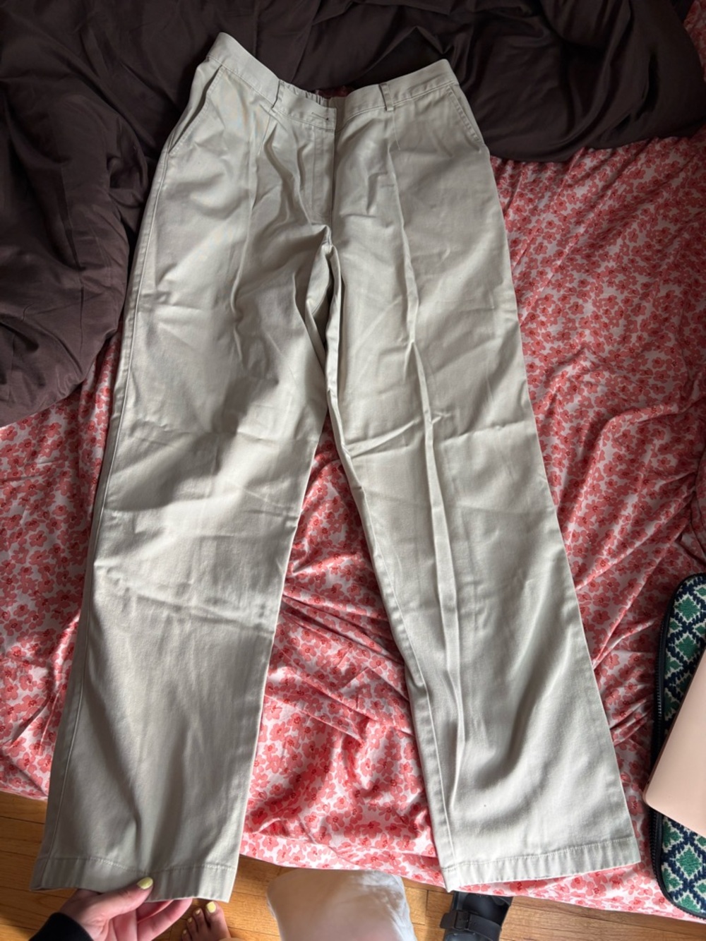 Women’s Light Khaki Straight-Leg Chino Pants